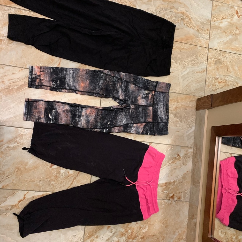 EUC bundle 3x lululemon crop leggings, fit size 4